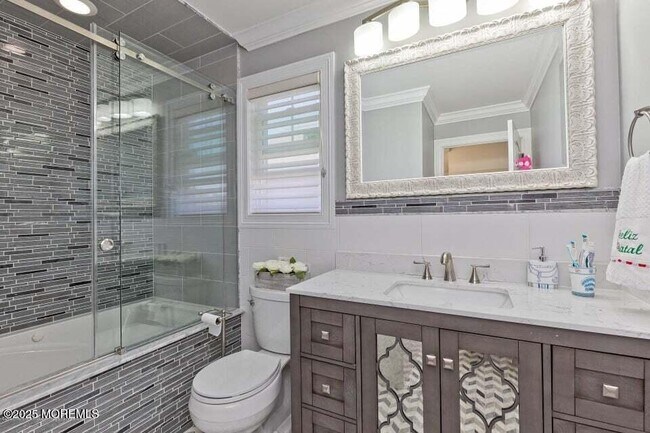 Foto del edificio - 136 Lippincott Ave