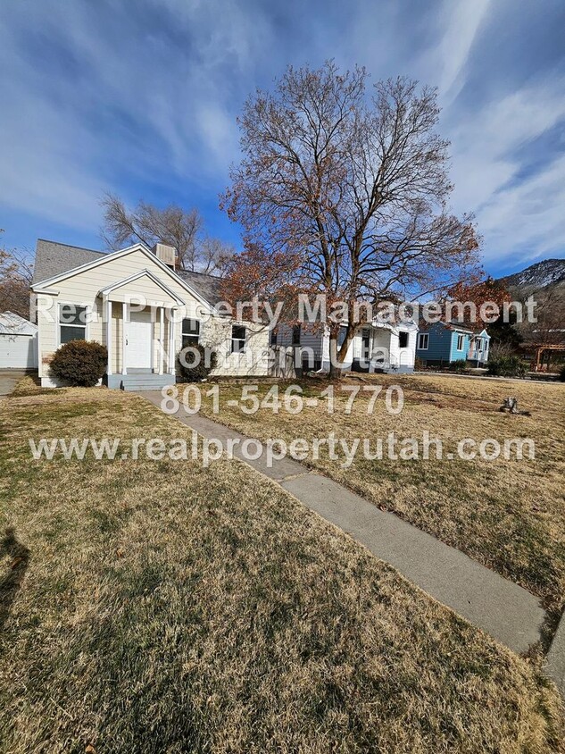 Foto principal - 3 Bedroom 1.5 Bath Ogden Home Now Available!