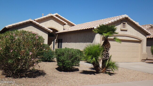 Building Photo - 10736 W Granada Rd