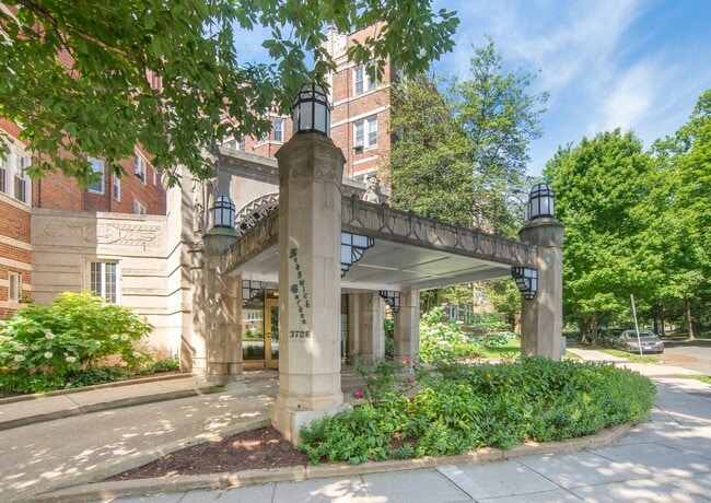 Foto del edificio - Sedgwick Gardens Apartments