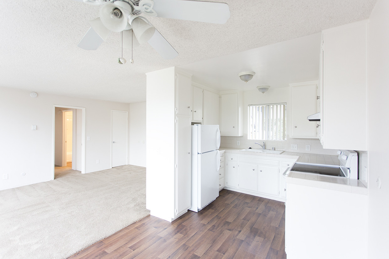 Foto principal - 3825 Riviera Dr