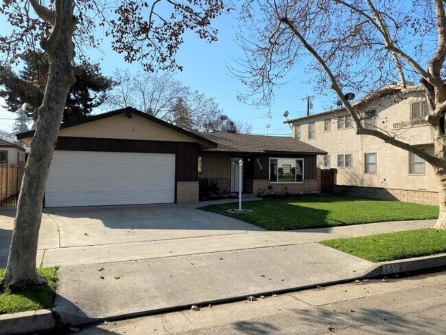 Foto del edificio - 955 E Sycamore Ave