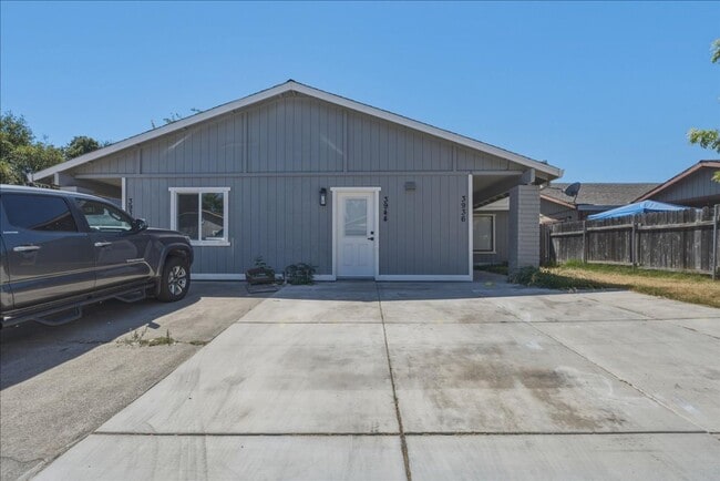 Photo - 3936 - 3944 Renick Way Apartment
