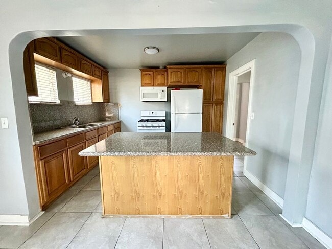 Building Photo - 14436 Cavette Pl