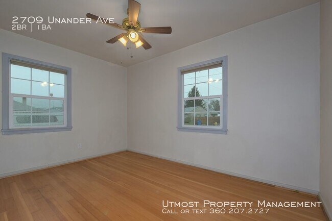Foto del edificio - 2bd Bungalow Near Downtown Vancouver