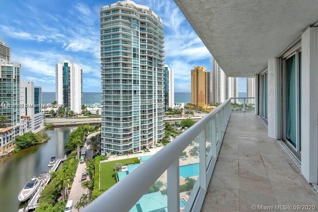 Building Photo - 16500 Collins Ave