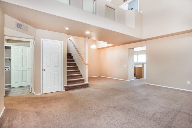 Building Photo - 250 W Juniper Ave