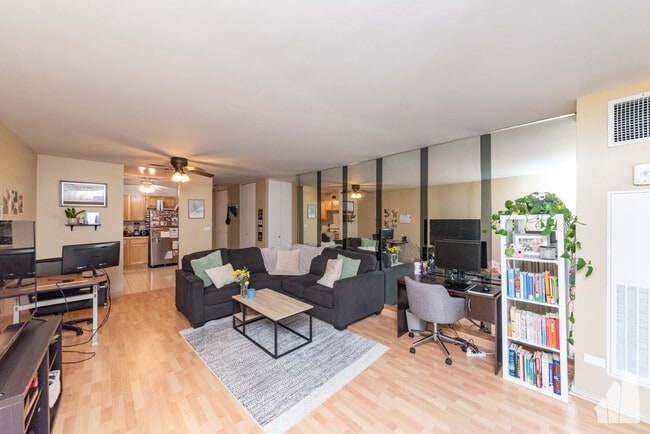 Foto del edificio - 2020 N Lincoln Park W