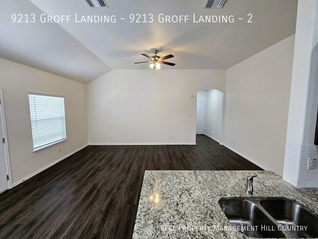 Foto del edificio - 9213 Groff Lndg