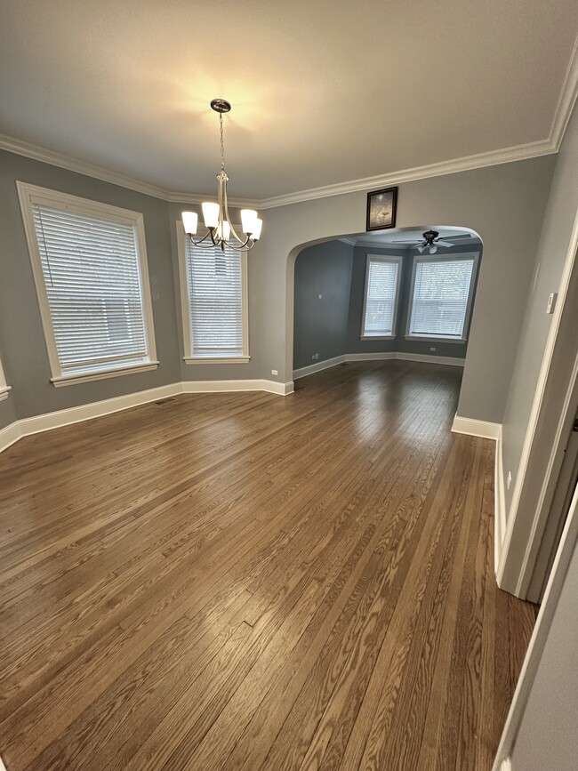 Foto del edificio - 12613 Maple Ave