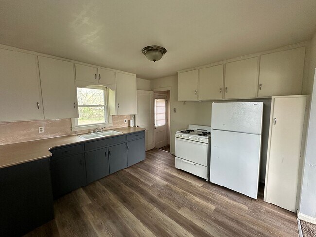 Building Photo - Single Family Home