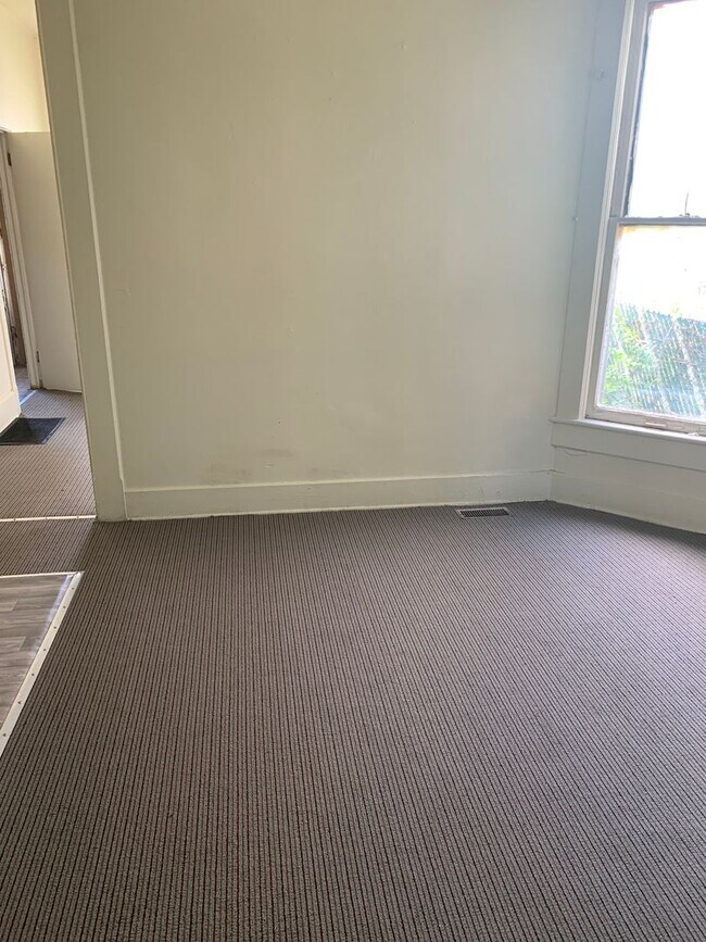 Foto del edificio - 425 W Adams St