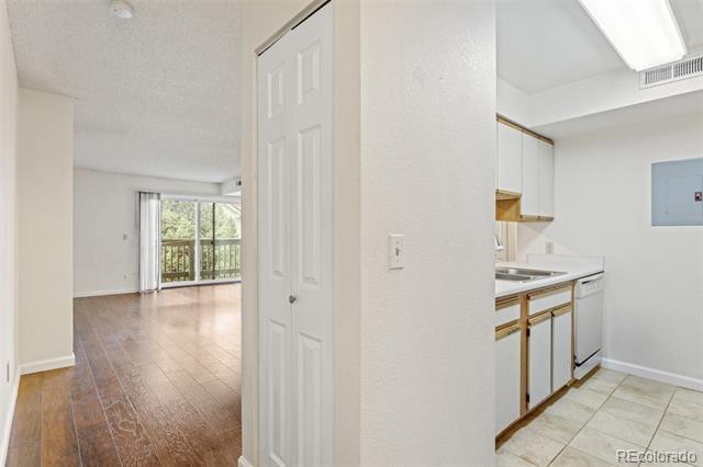 Foto del edificio - 6435 S Dayton St