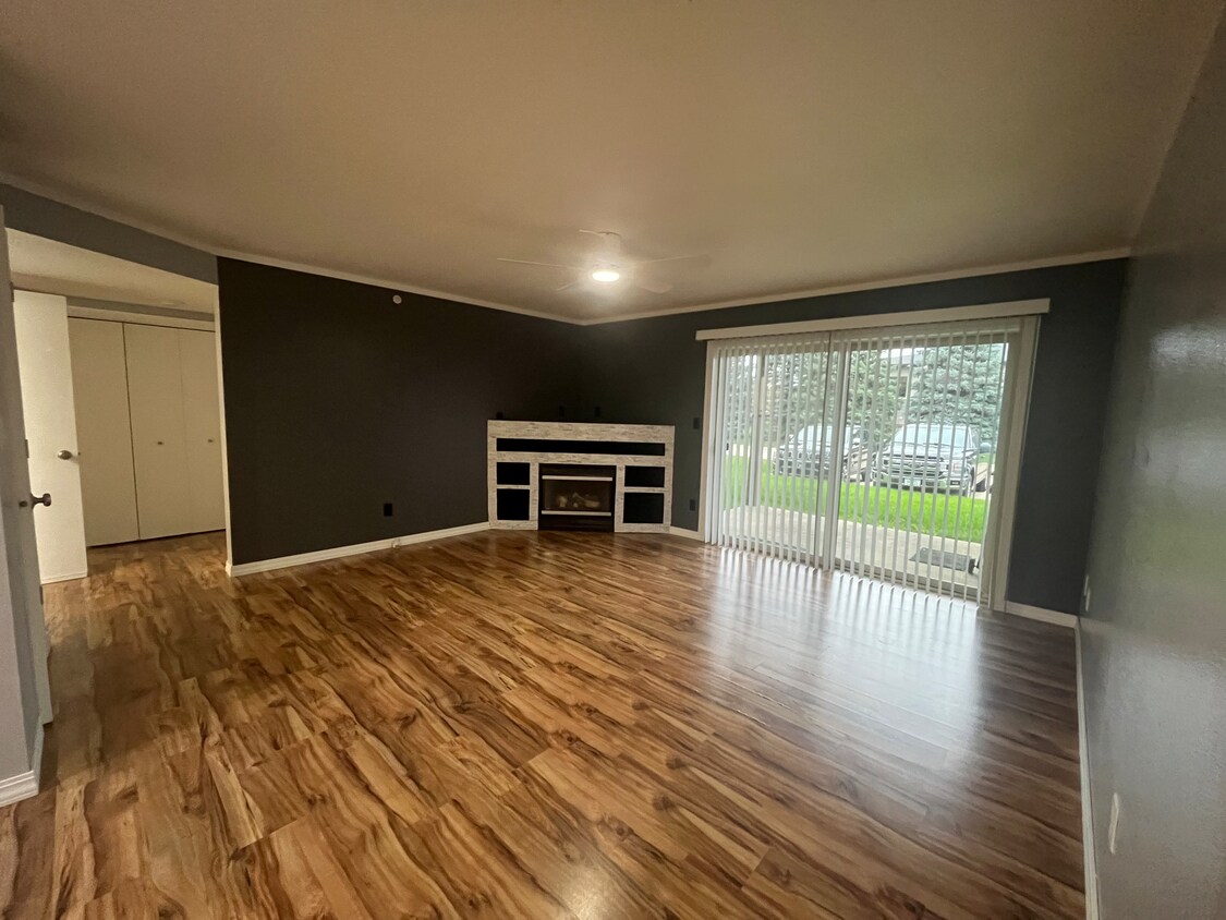Foto principal - 4701 Chadwick Rd