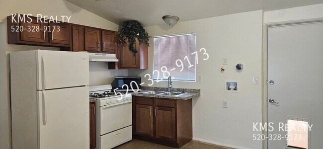 Building Photo - 5126 E Bellevue St