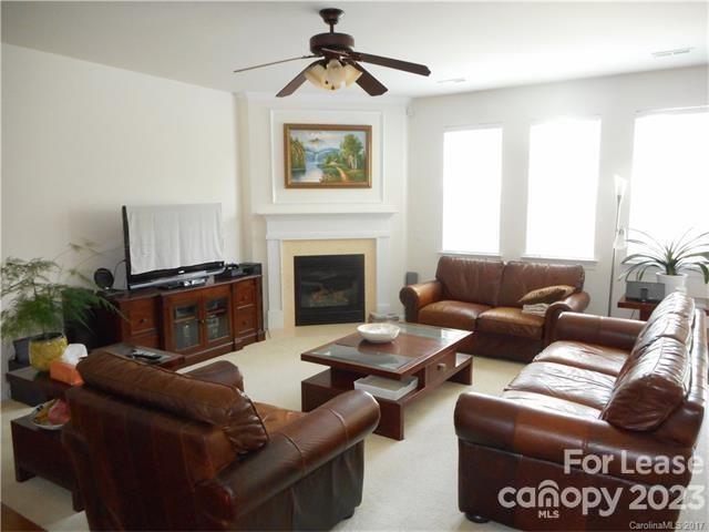 Foto del edificio - 5905 Cactus Valley Rd