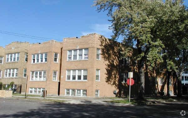Primary Photo - 1501 N Avers Ave