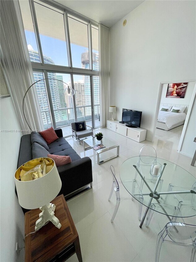 Primary Photo - 485 Brickell Ave