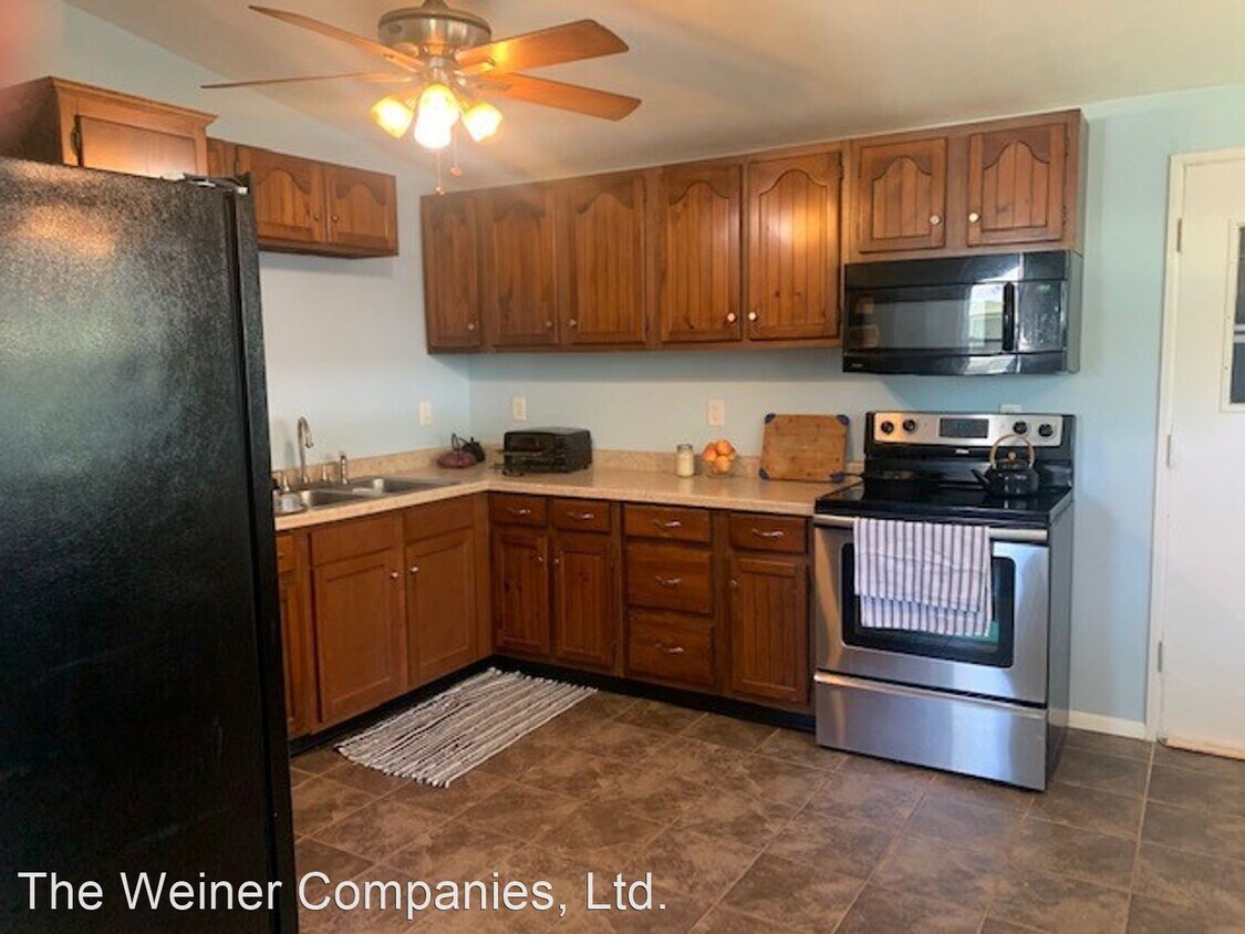 Primary Photo - 3 br, 1 bath House - 1212 Eastern Dr.
