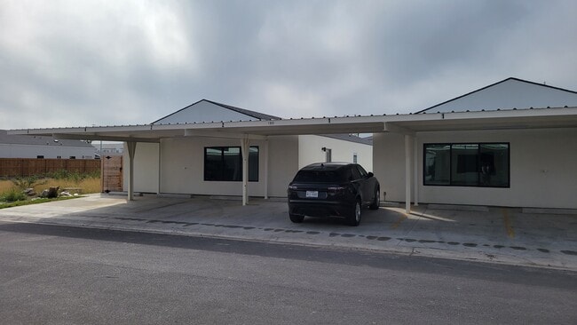 Building Photo - 1305 E Hibiscus Ave