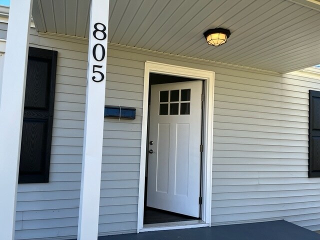 Building Photo - 805 Lincoln Ave