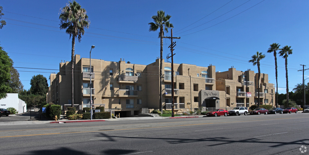 Building Photo - Oasis Apartments