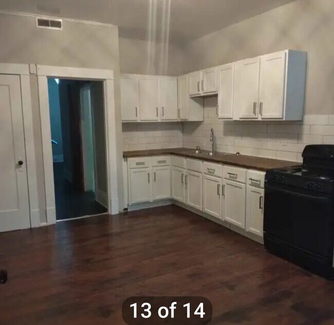 Building Photo - 3723 Meramec St