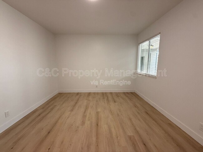 Building Photo - 1720 48th Ave