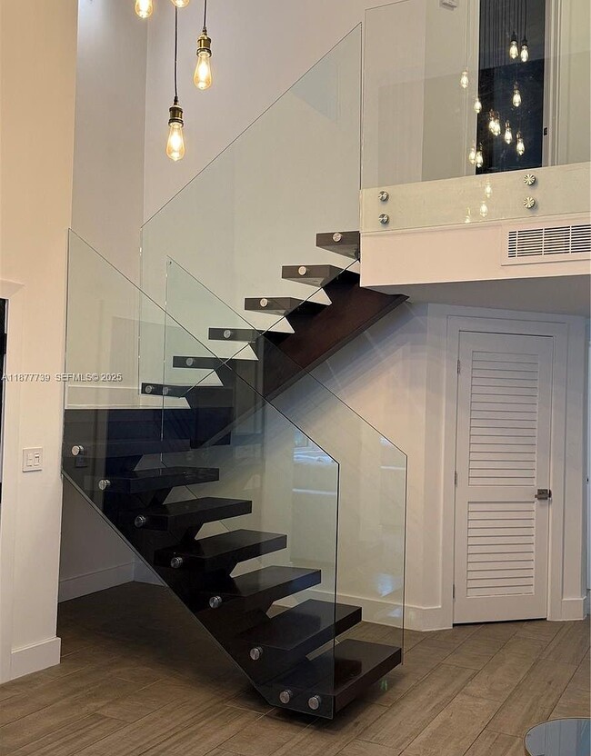 Photo - 3231 Salzedo St House