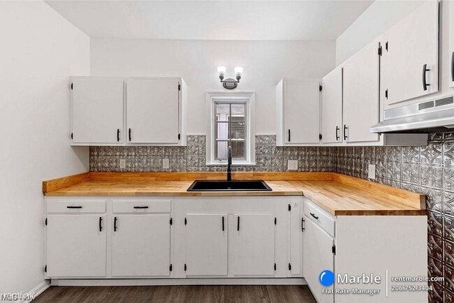 Foto del edificio - 4 br, 1 bath House - 133 Myers Ave