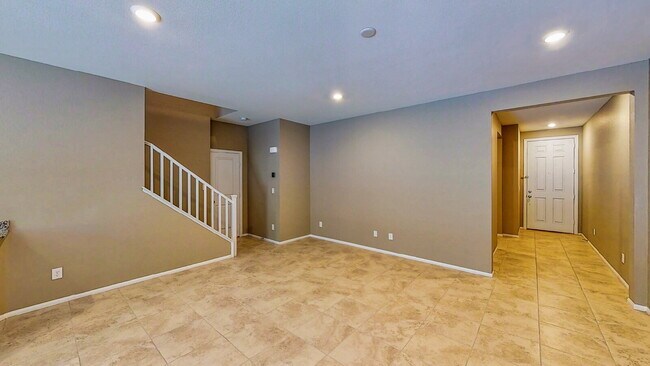 Foto del edificio - Beautiful 4-bedroom, 3-bath home with a loft.