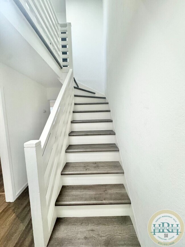 Foto del edificio - Charming & Fully Updated 2 BR | 1 BA Condo in Novato