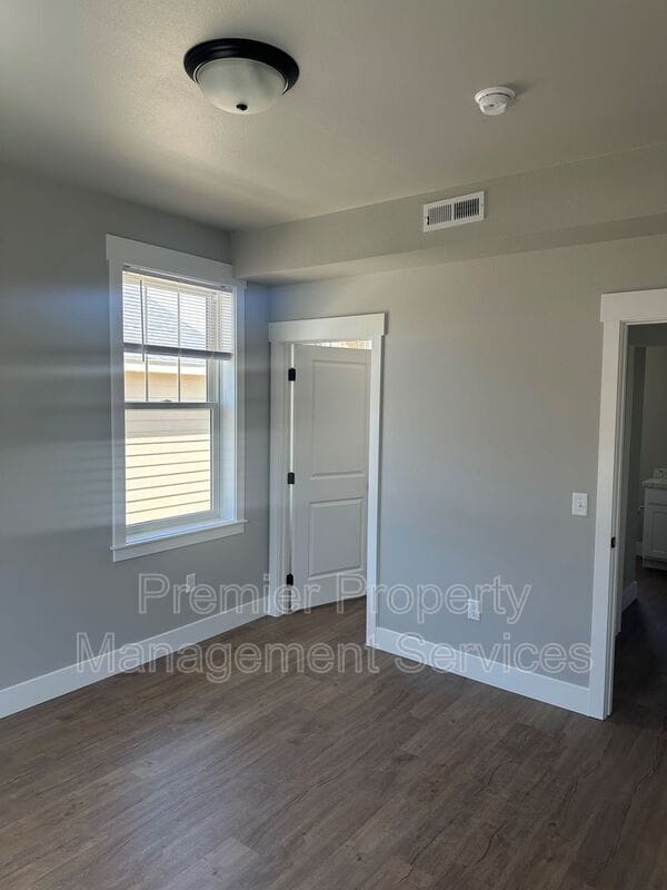 Foto del edificio - 6086 Northstead Ave