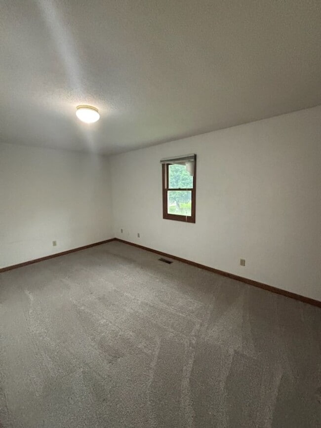 Building Photo - 4816 Pershing Ave