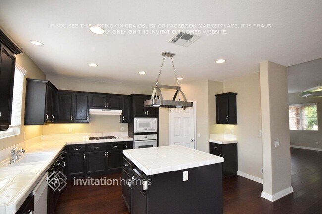 Foto del edificio - 41042 Crimson Pillar Ln