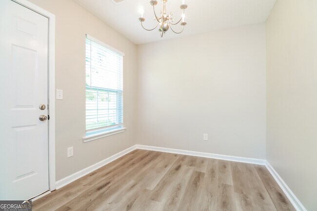 Foto del edificio - 192 Lossie Ln