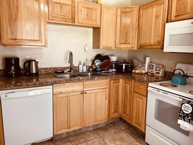 Photo - 728 Logan Ave S Apartment