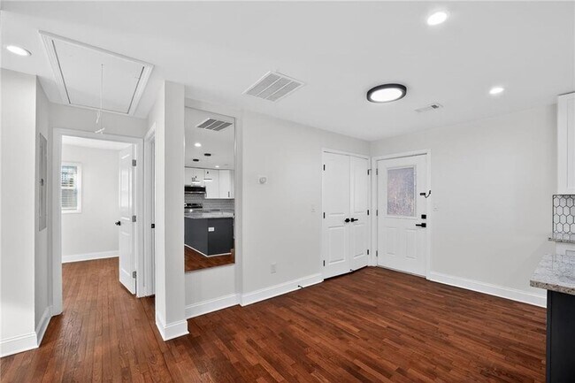 Foto del edificio - 3769 Adkins Rd NW