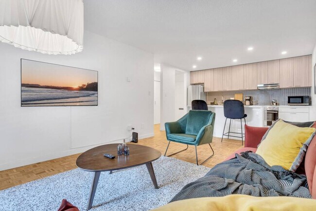 Photo du bâtiment - 1190 W 10th Ave