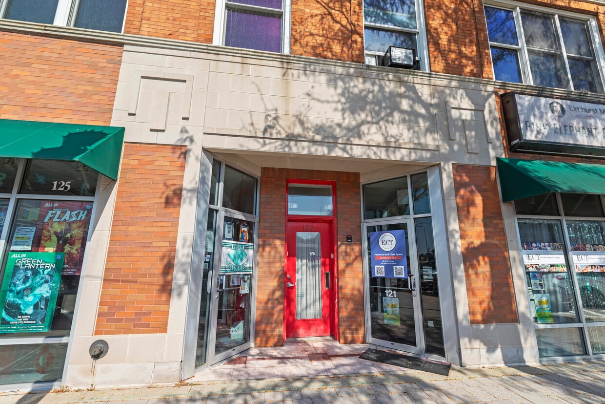 Primary Photo - 123 W 1st St