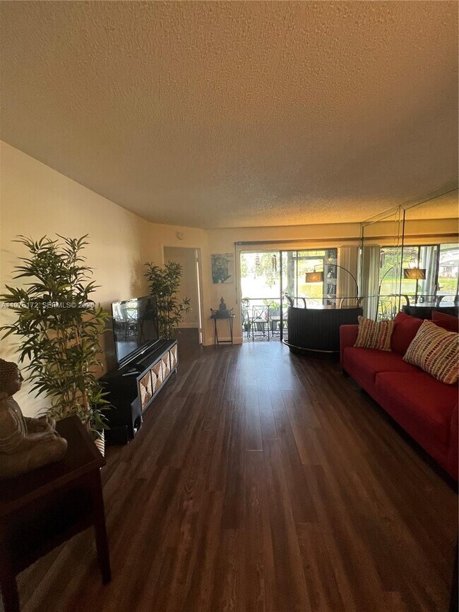 Foto del edificio - 5533 Courtyard Dr
