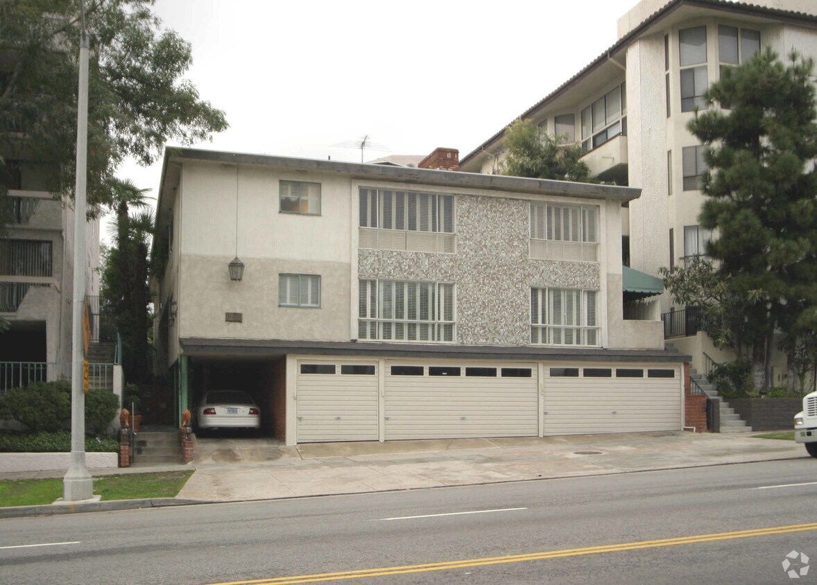 Primary Photo - Golden Key Apartments