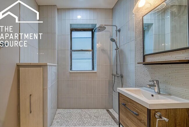 Bathroom - 3119 N Racine Ave