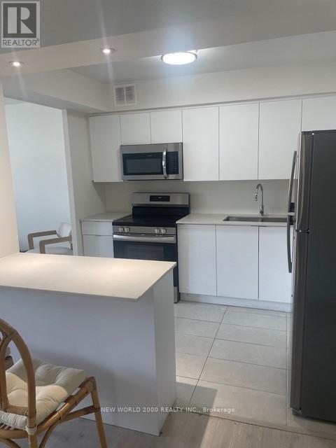 Building Photo - 33 Erskine Ave