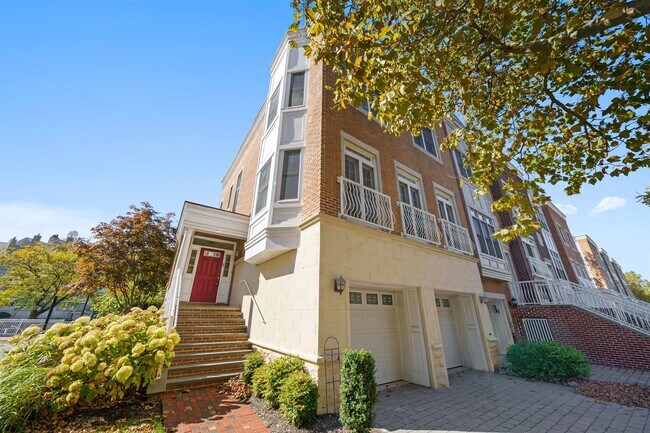 Foto del edificio - 1 Intrepid Pl