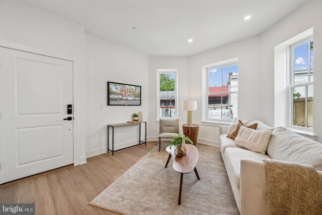 Foto del edificio - 1614 Kilbourne Pl NW