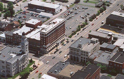Building Photo - 200 Putnam St