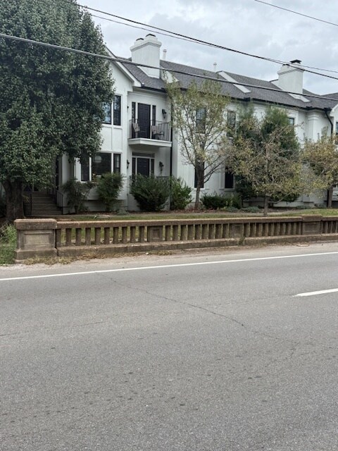 Foto principal - 4202 W End Ave