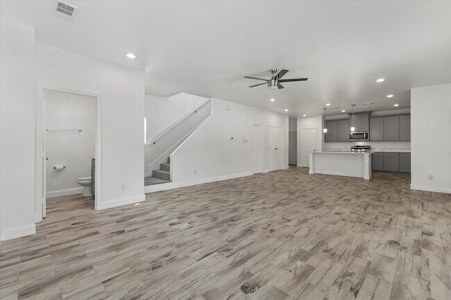 Building Photo - 3045 Barling St