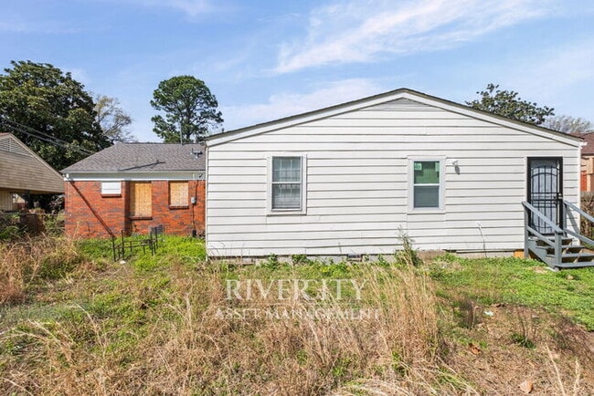 Photo - 3240 Boxdale St House